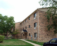 RoseWood Condominiums in Arlington Heights, IL - Building Photo - Building Photo