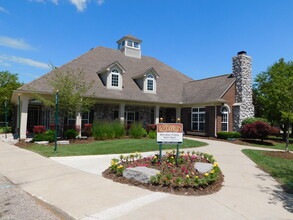 The Fairways at Woodfield in Grand Blanc, MI - Building Photo - Building Photo