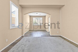 2455 Silver Sunrise Ln in Henderson, NV - Building Photo - Building Photo