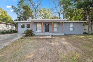 6406 Fairview Dr in Pensacola, FL - Building Photo