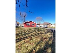 1811 Judd Ave N in Glencoe, MN - Building Photo