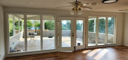 169 Valleyview Dr in Loudon, TN - Building Photo - Building Photo