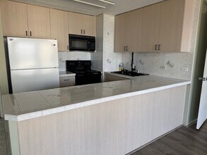 411 Hobron Ln, Unit 3104 in Honolulu, HI - Building Photo - Building Photo