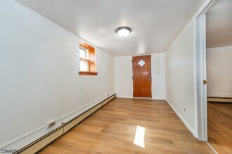 37 Bergen St-Unit -2 in Garfield, NJ - Building Photo - Building Photo