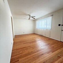 470 Hundley Dr in Florissant, MO - Foto de edificio - Building Photo