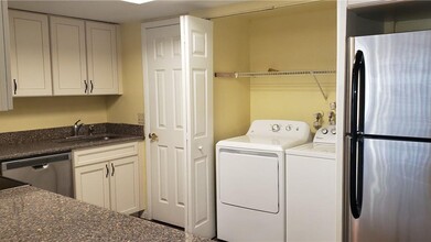 9902 Turf Way in Orlando, FL - Building Photo - Building Photo