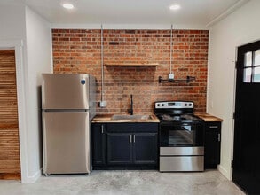 563 Sparta St-Unit -B in Spencer, TN - Building Photo - Building Photo