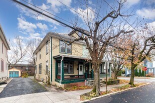 429 S Pitt St in Carlisle, PA - Building Photo