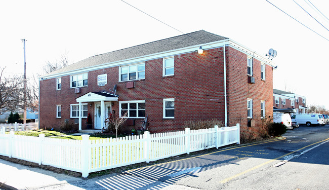 South Shore Apartments in Long Branch, NJ - Foto de edificio - Building Photo