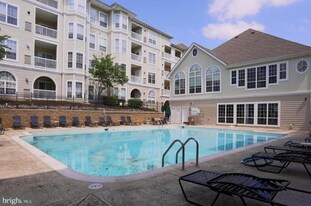 4551 Strutfield Ln in Alexandria, VA - Building Photo