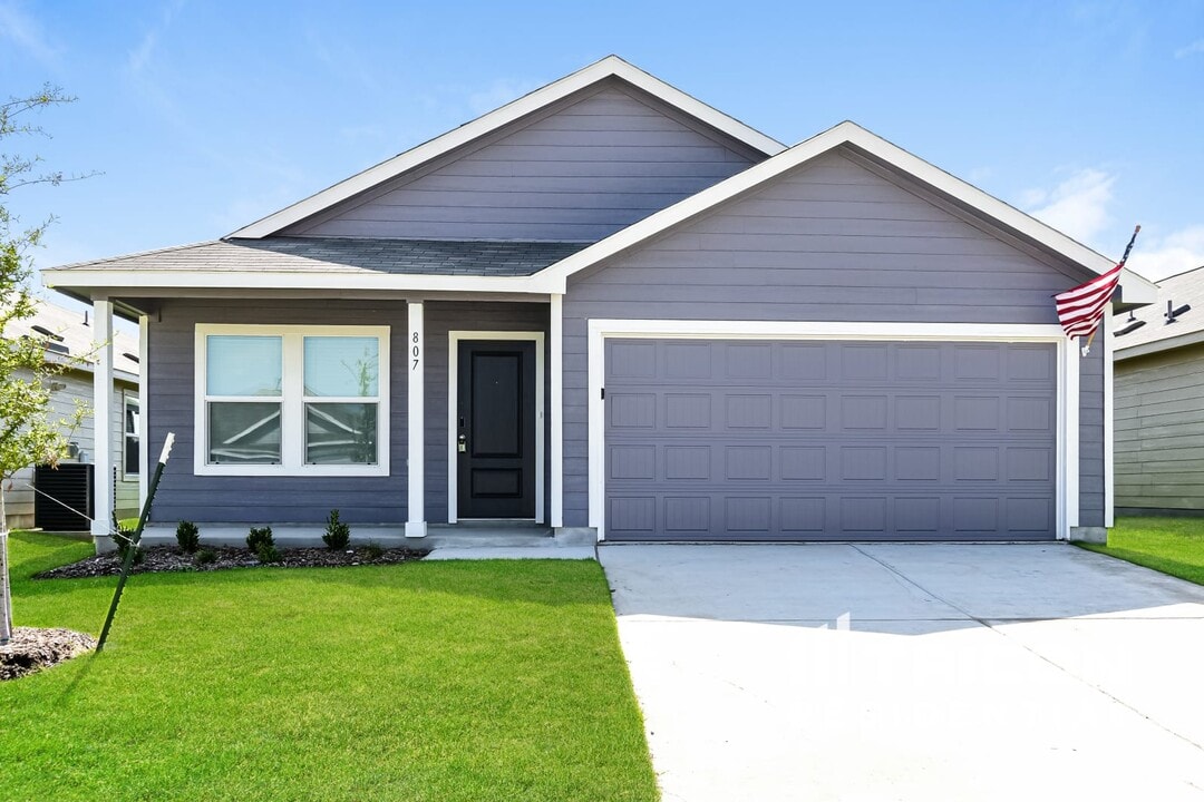 807 Ginkgo Wy in Princeton, TX - Building Photo