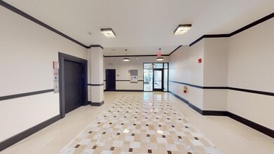 40 Dupage Ct in Elgin, IL - Building Photo - Building Photo