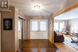 770 Leslie Valley Dr in Newmarket, ON - Building Photo - Building Photo