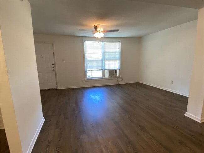 5523 Avenue O 1/2 in Galveston, TX - Building Photo - Building Photo