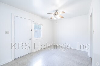 280 Gulfstream Dr in Elizabeth City, NC - Building Photo - Building Photo