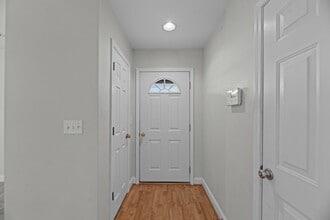 100 Sumatra Ct in New Bern, NC - Building Photo - Building Photo