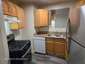 2971 Portsmouth Dr in Rancho Cordova, CA - Foto de edificio - Building Photo