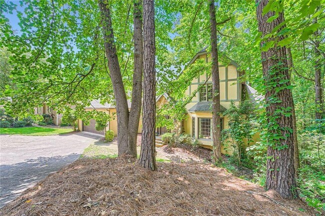 110 Boulder Dr in Roswell, GA - Building Photo - Building Photo
