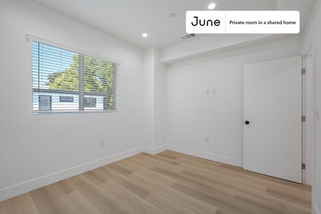 Private bedroom in 4 bed/3 bath Home in Los Angeles, CA - Foto de edificio - Building Photo