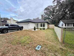 8720 Fowler Ave in Pensacola, FL - Building Photo - Building Photo