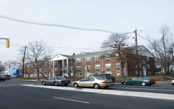 Westfield Commons in Roselle Park, NJ - Building Photo - Building Photo