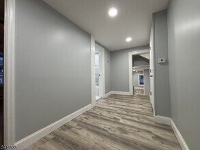 318 E 1st Ave in Roselle, NJ - Building Photo - Building Photo