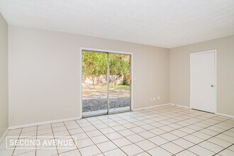 5111 Arrowsmith Rd in Jacksonville, FL - Foto de edificio - Building Photo