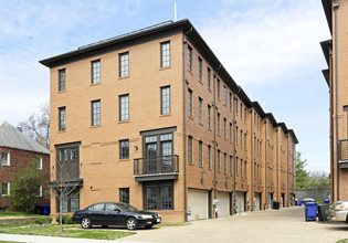 The Crossing at Ballston in Arlington, VA - Building Photo - Building Photo