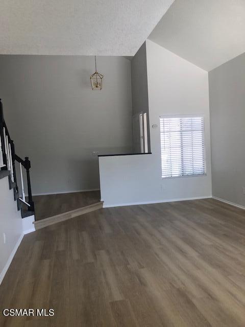 6517 Trefoil Ave in Oak Park, CA - Building Photo - Building Photo