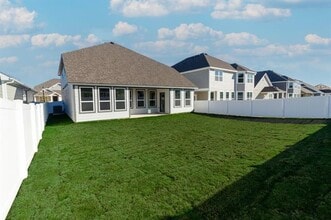 5933 Revere Dr in Providence Village, TX - Foto de edificio - Building Photo