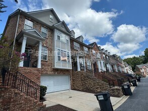 3913 Old Atlanta Station Dr in Atlanta, GA - Building Photo - Building Photo