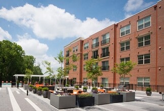 Paramount & Majestic at Spectrum Town Center in Gaithersburg, MD - Building Photo - Building Photo