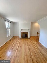 1208 W Abingdon Dr in Alexandria, VA - Building Photo - Building Photo