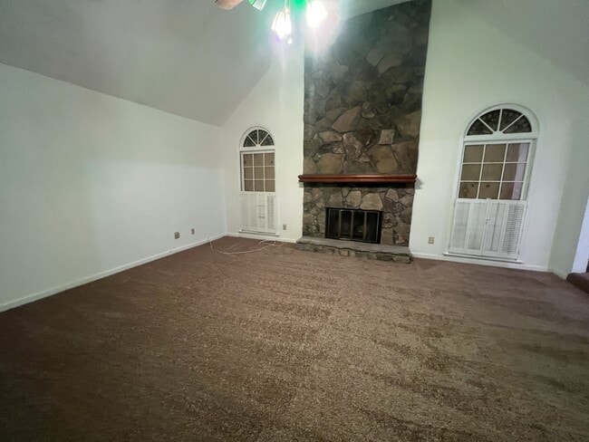 661 Longbow Ct in Stone Mountain, GA - Building Photo - Building Photo