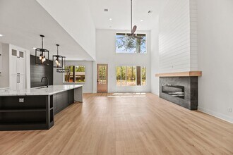 17068 Lively Rd in Waller, TX - Building Photo - Building Photo