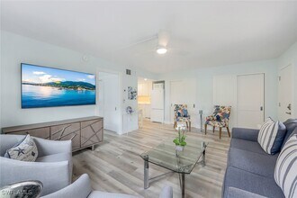 780 10th Ave S in Naples, FL - Building Photo - Building Photo