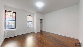 206 W 104th St in New York, NY - Building Photo