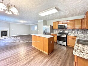 520 Kensigton Park Dr in Canton, GA - Foto de edificio - Building Photo