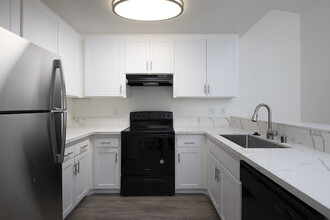 Jackson 23 Apartments in La Mesa, CA - Foto de edificio - Building Photo