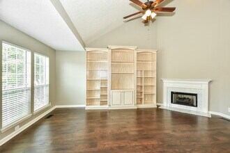 142 S Birchwood Dr in Hendersonville, TN - Building Photo - Building Photo