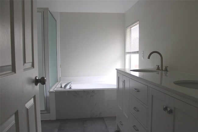 property at 2118 Laurel Oaks Dr