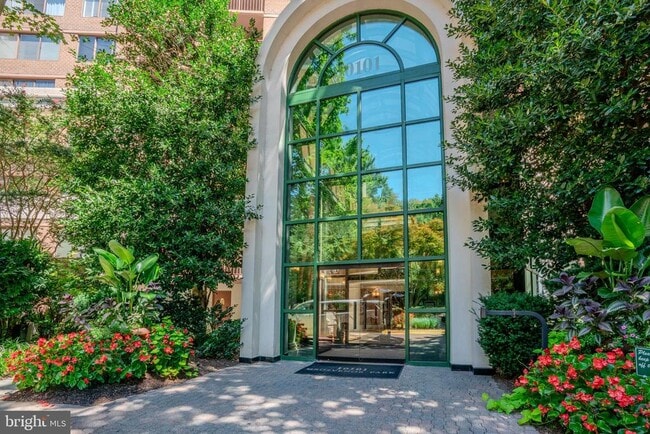 property at 10101 Grosvenor Pl