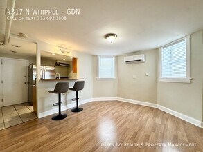 4317 N Whipple in Chicago, IL - Building Photo - Building Photo