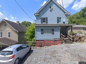 317 6th St, Unit Apt 2 in Morgantown, WV - Building Photo