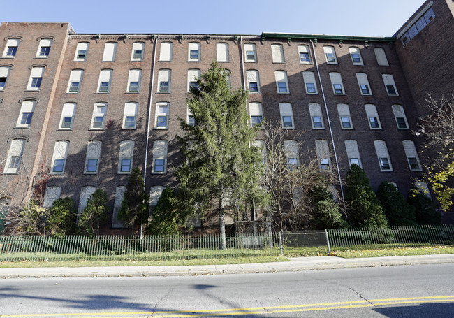 East Newark Town Center in East Newark, NJ - Building Photo - Building Photo