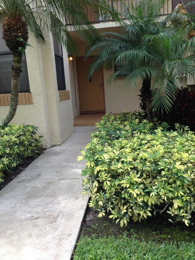 1258 S Military Trail-Unit -815 in Deerfield Beach, FL - Building Photo - Building Photo
