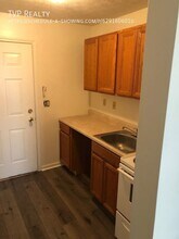 410 Broadway, Unit #1 in Lorain, OH - Building Photo - Building Photo