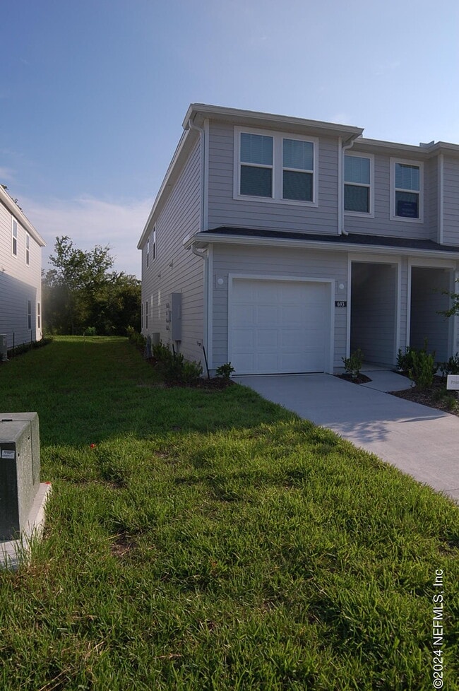 property at 689 Holly Lks Dr