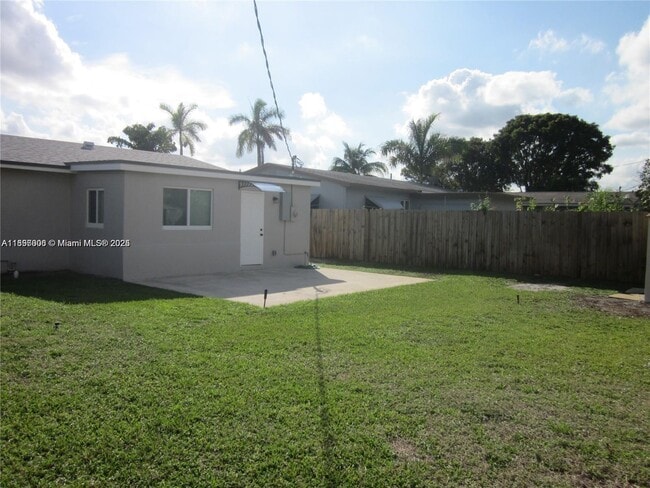 7571 Pierce St in Hollywood, FL - Building Photo - Building Photo