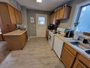 421 N 13th Ave E in Duluth, MN - Building Photo - Building Photo